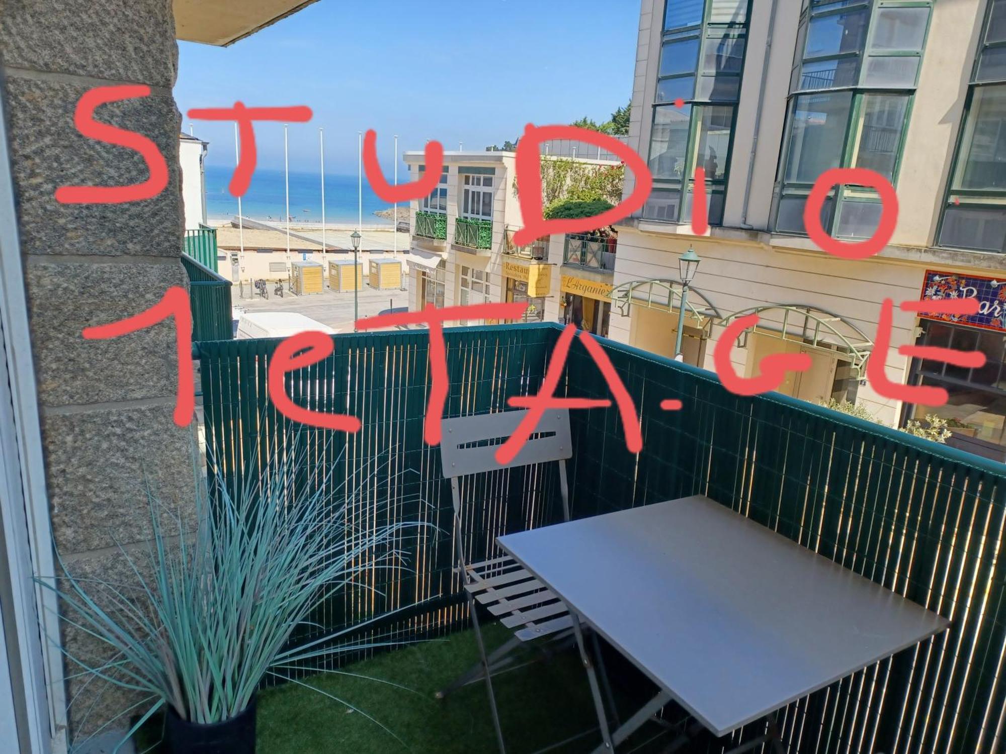 Les Studios Vue Mer Le Matlo Динард Екстериор снимка