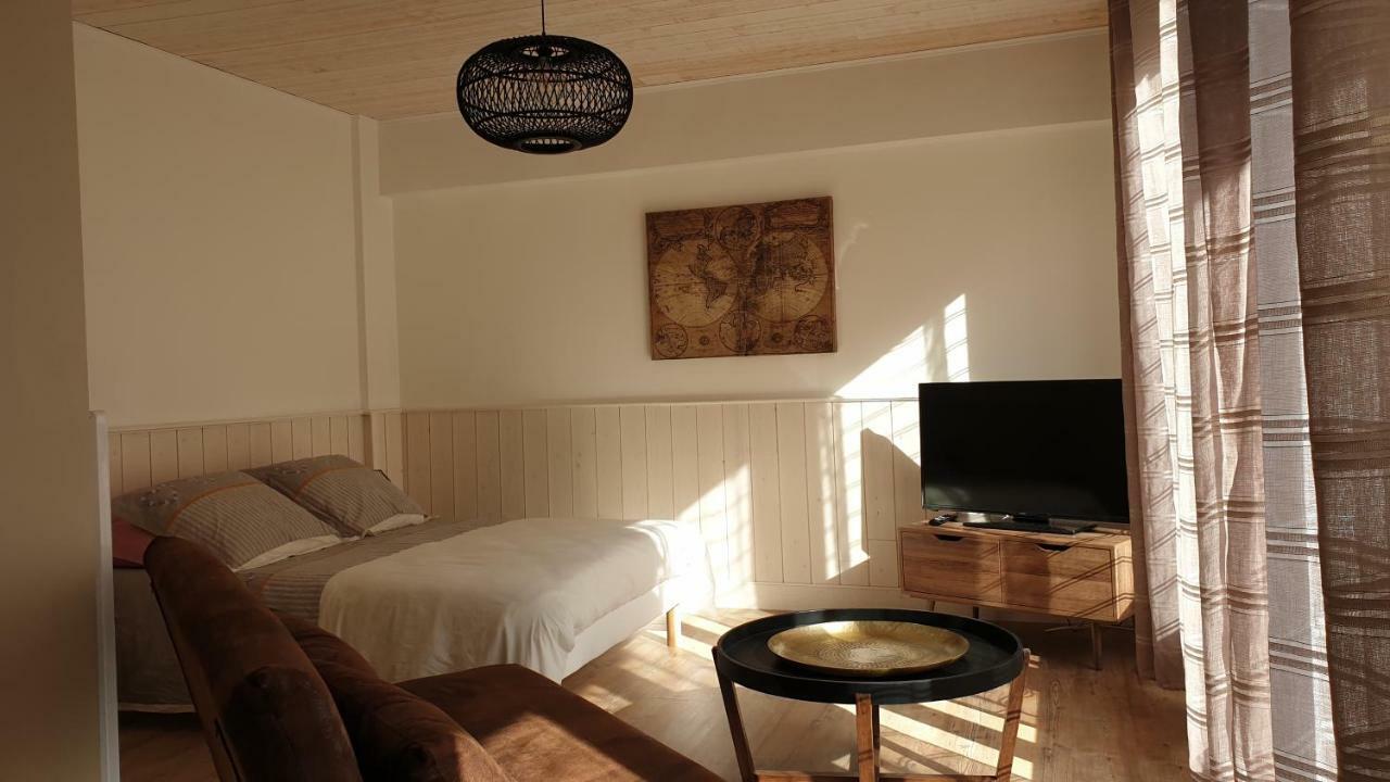 Les Studios Vue Mer Le Matlo Динард Екстериор снимка