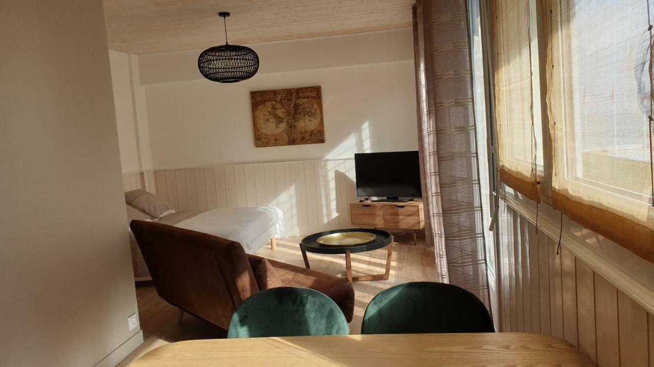 Les Studios Vue Mer Le Matlo Динард Екстериор снимка