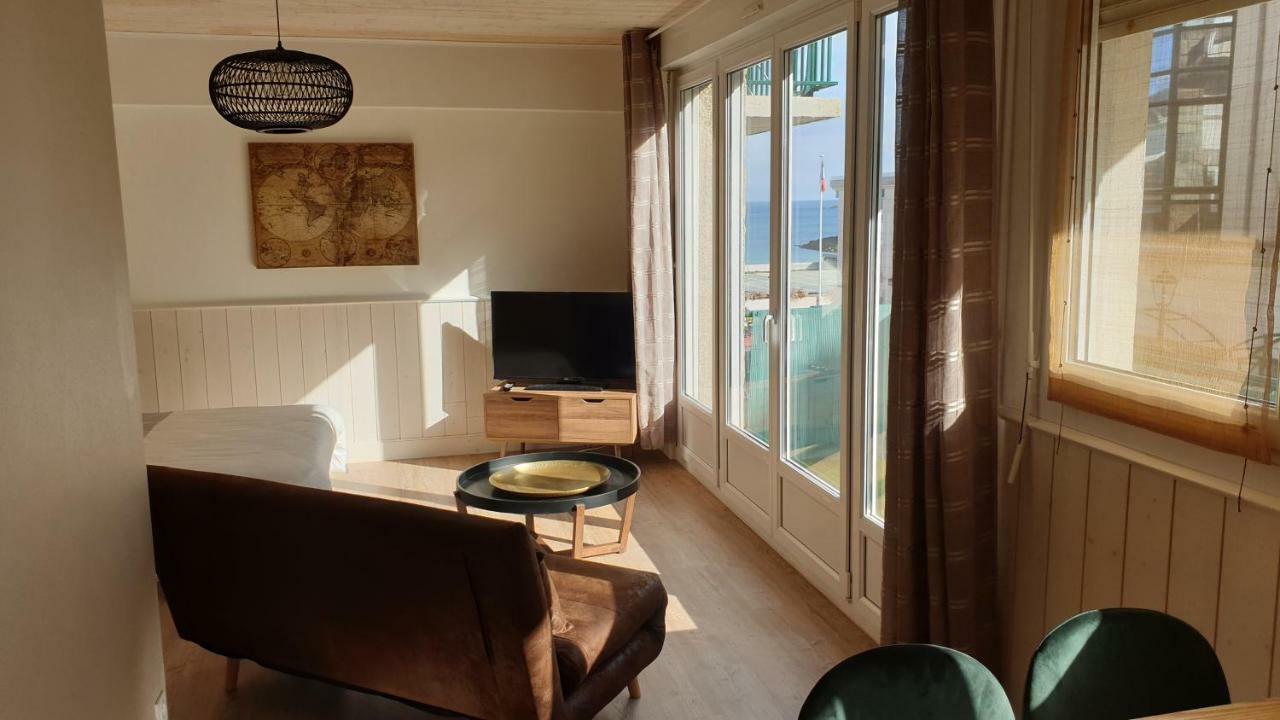 Les Studios Vue Mer Le Matlo Динард Екстериор снимка